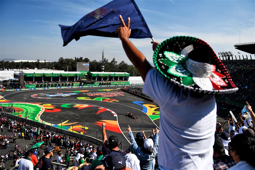 Mexican F1 Fan with flag
